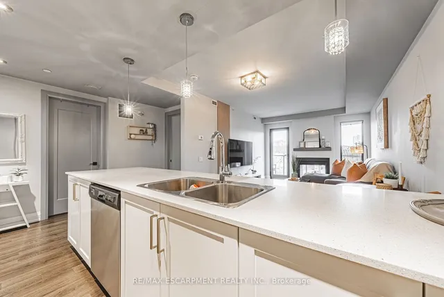 Additional image 6 of 181 James St Unit 402