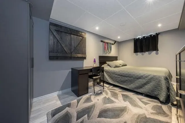 Additional image 35 of 1523 RUSHOLME Cres