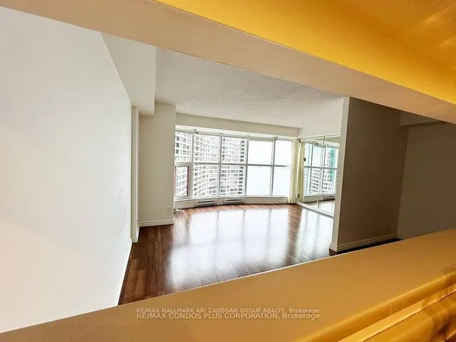 Additional image 19 of 77 Harbour Sq Unit 3005