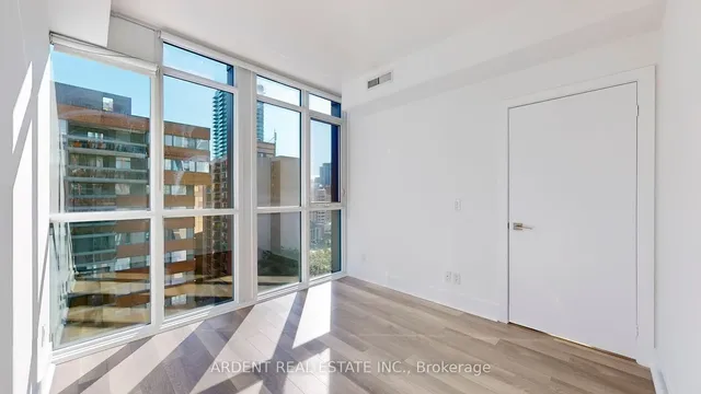 Additional image 30 of 32 Davenport Rd Unit 1107