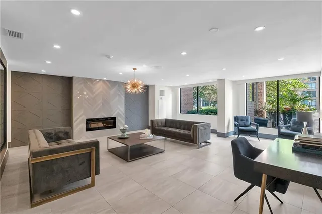 Additional image 20 of 1270 MAPLE CROSSING Blvd Unit 409