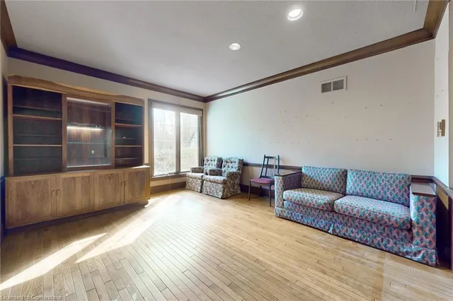 Additional image 15 of 1251 Britannia Rd