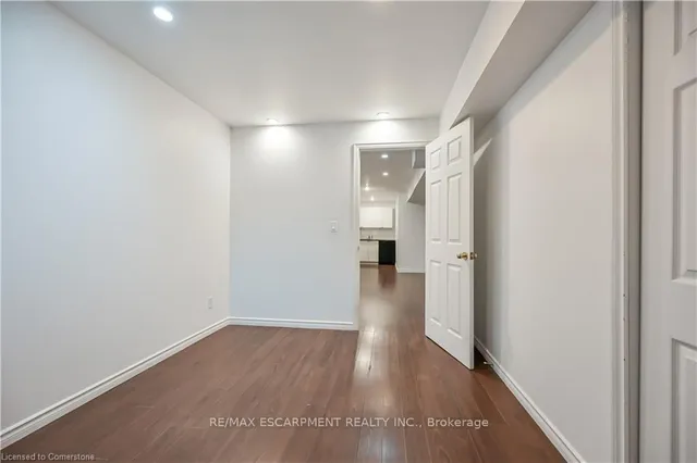 Additional image 27 of 76 Redfern Ave