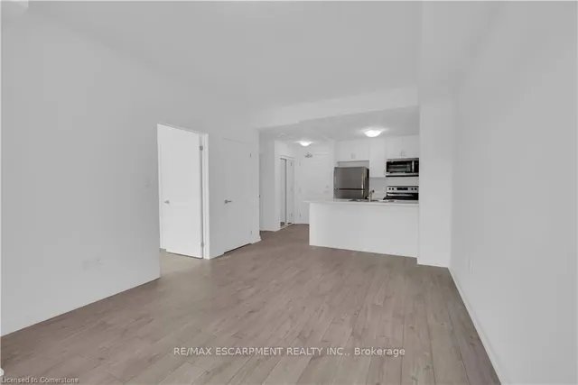 Additional image 14 of 460 Dundas St Unit 426