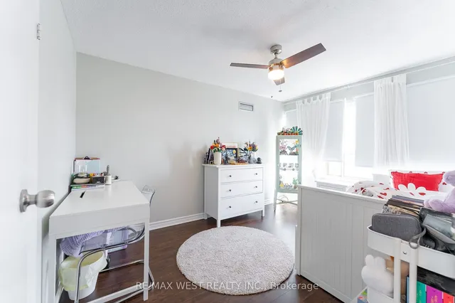 Additional image 25 of 475 The West Mall Unit 1404