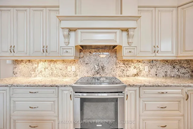 Additional image 18 of 15 Silver Maple Dr