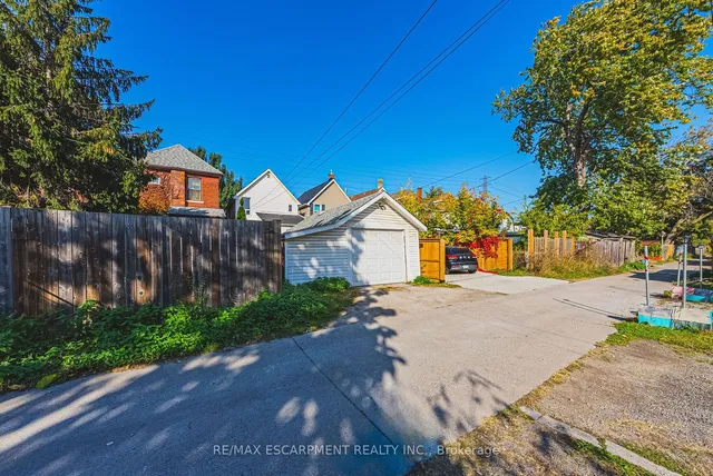 Additional image 35 of 62 Birch Ave