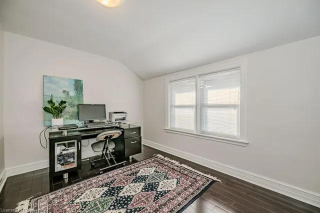 Additional image 33 of 2 Chedoke Ave