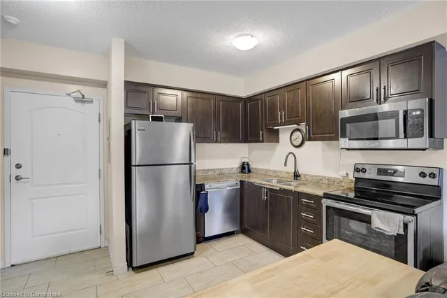 Additional image 9 of 886 Golf Links Rd Unit 104