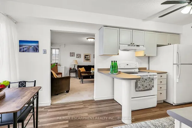 Additional image 14 of 376 SILVERBIRCH Blvd