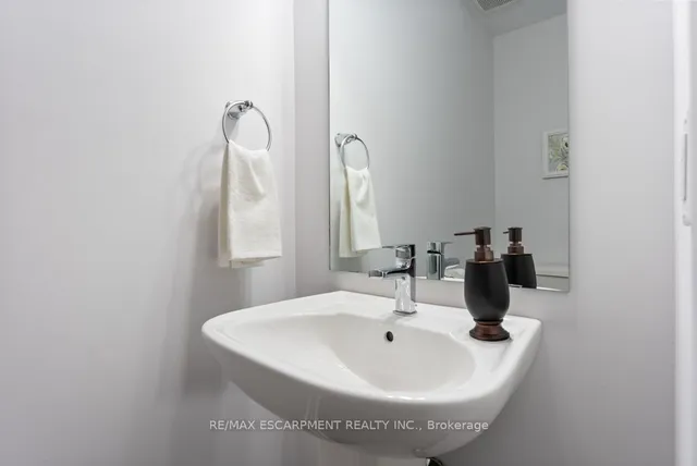 Additional image 15 of 61 Soho St Unit 84