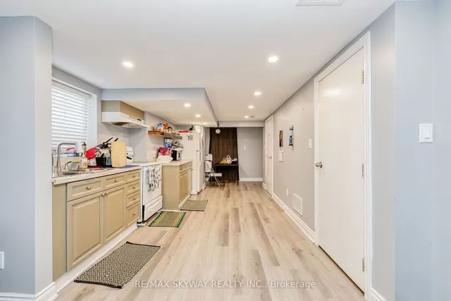 Additional image 26 of 279 ELMWOOD Cres