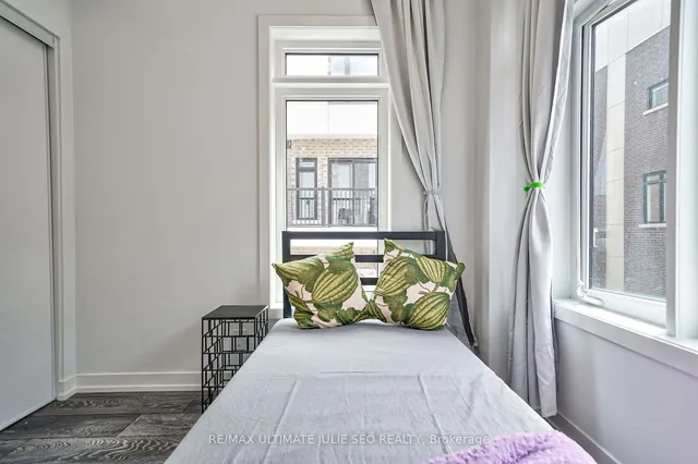 Additional image 20 of 27 SPRUCE PINES Cres