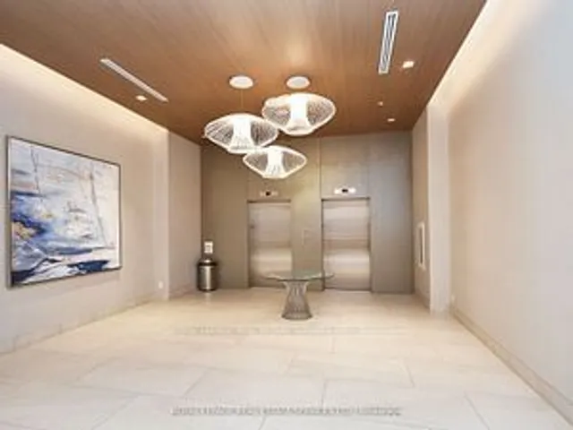 Additional image 5 of 4208 Dundas St Unit 323