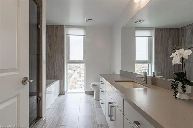 Additional image 16 of 2007 James St Unit 1307