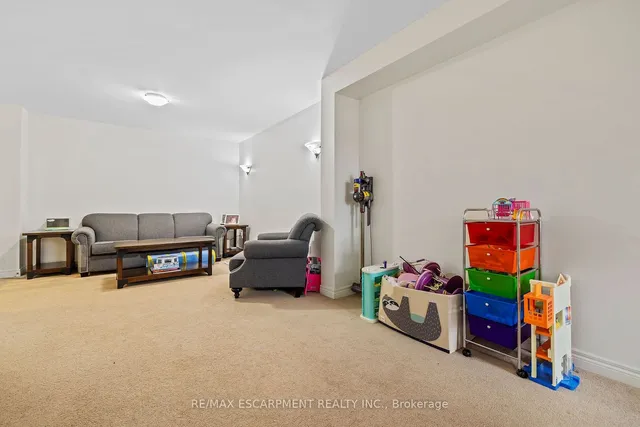 Additional image 13 of 76 Redfern Ave