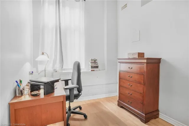 Additional image 18 of 80 King William St Unit 212