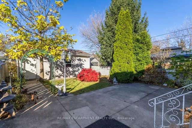 Additional image 23 of 97 Strathearne Ave