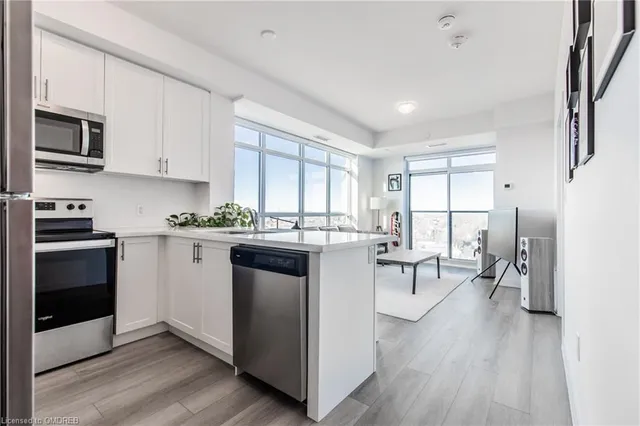 Additional image 14 of 450 Dundas St Unit 702