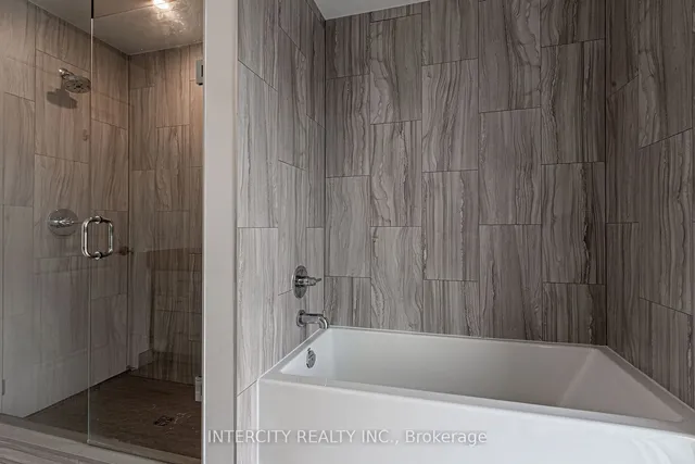 Additional image 17 of 2007 James St Unit 1307