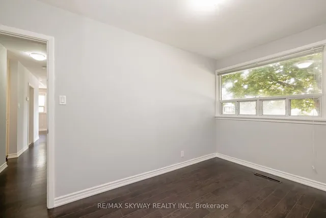 Additional image 19 of 279 ELMWOOD Cres