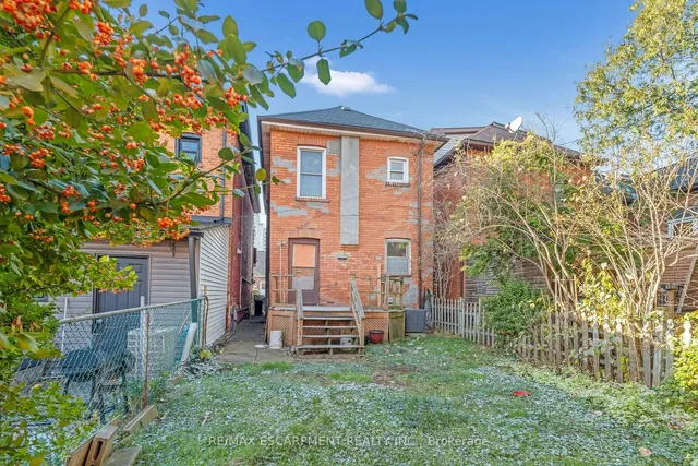 Additional image 18 of 528 Hughson St