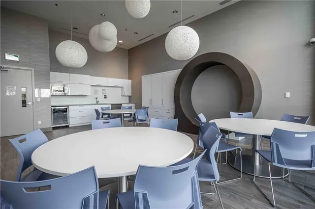 Additional image 30 of 2093 FAIRVIEW St Unit 1702