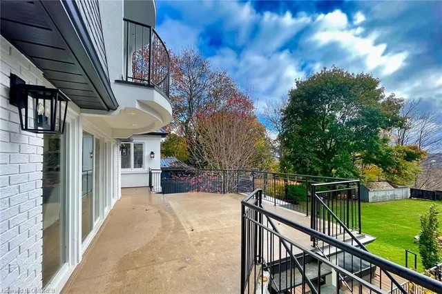 Additional image 39 of 34 Maple Ave