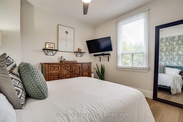 Additional image 26 of 44 Steven St