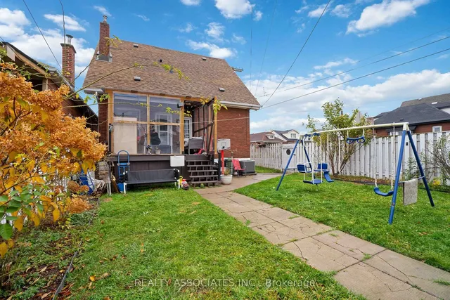 Additional image 34 of 49 Connaught Ave