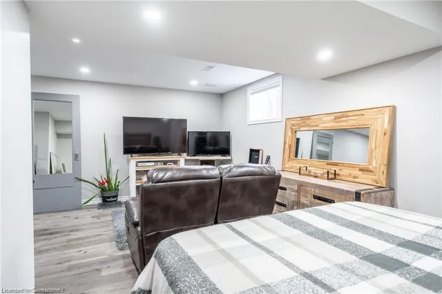 Additional image 31 of 135 Kinsman Dr