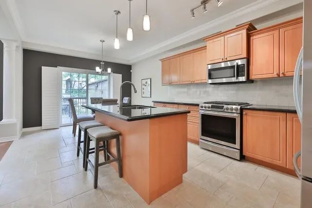 Additional image 13 of 289 PLAINS Rd Unit 24