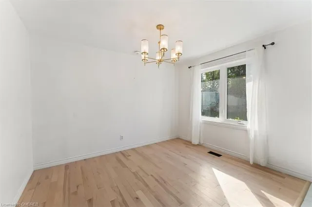 Additional image 11 of 106 Simcoe St