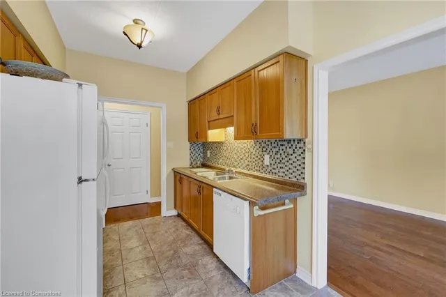 Additional image 16 of 416 Limeridge Rd Unit 109