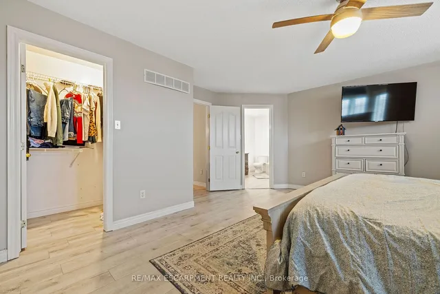 Additional image 15 of 76 Redfern Ave