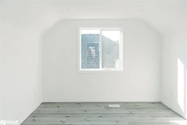 Additional image 19 of 673 Knox Ave