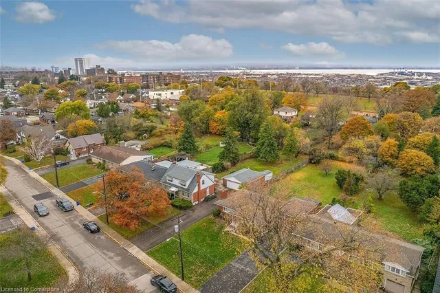 Additional image 39 of 25 Sunning Hill Ave