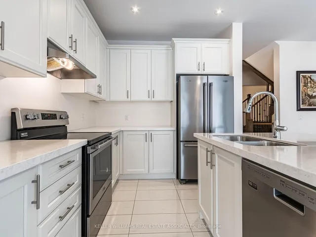 Additional image 18 of 18 Heming Tr