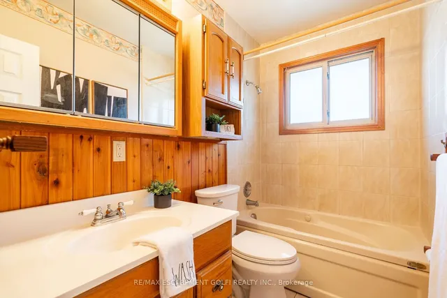 Additional image 17 of 9 Thomson Crt