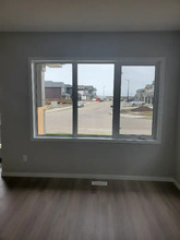 Primary image of 1286 McConachie Blvd NW