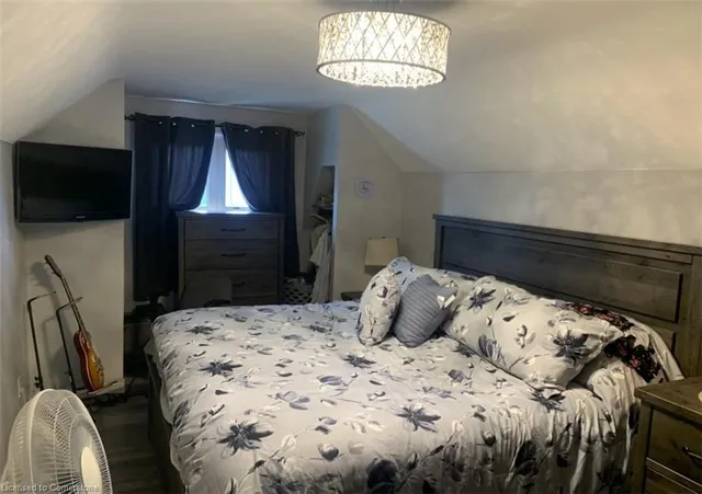 Additional image 14 of 65 Tuxedo Ave