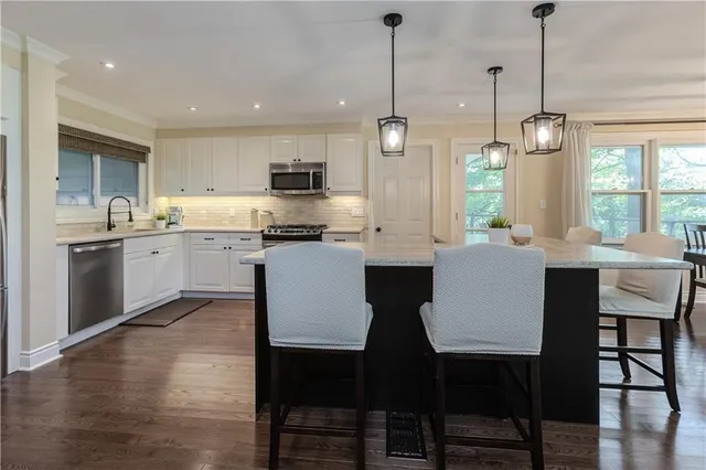 Additional image 21 of 766 SHADELAND Ave