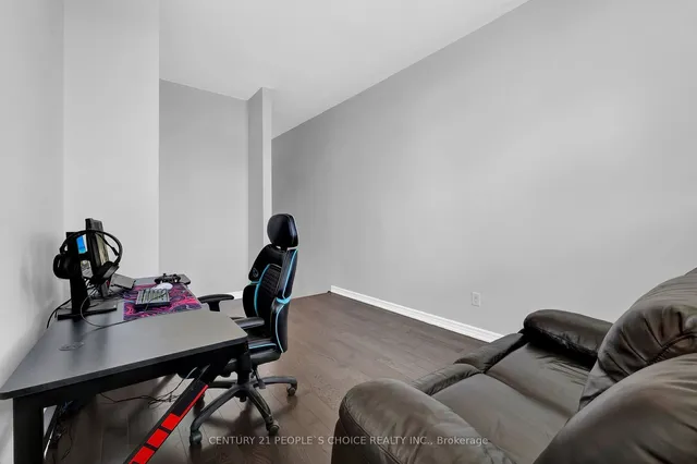 Additional image 24 of 38 Narbonne Cres