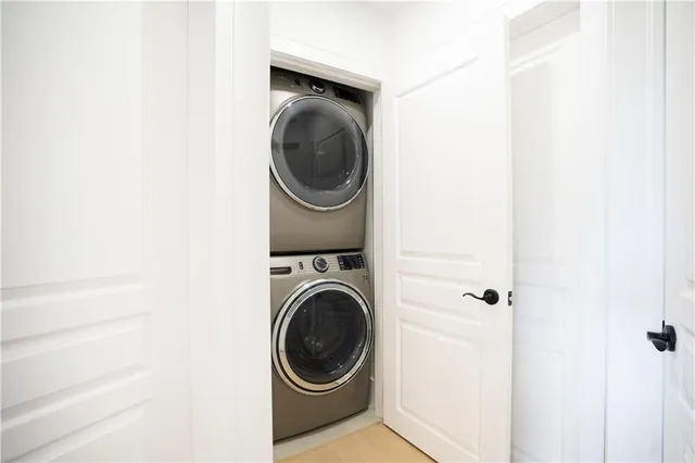 Additional image 34 of 2260 BRITANNIA Rd