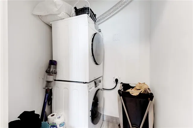 Additional image 21 of 2007 JAMES St Unit 1301