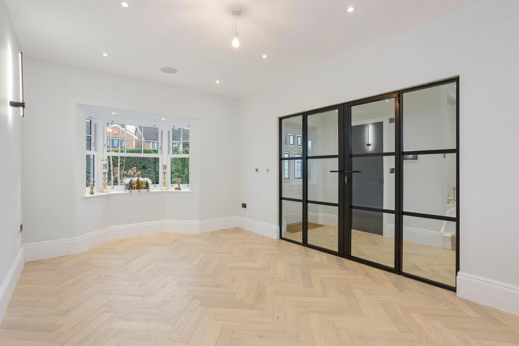 Additional image 10 of Moreton End Lane, Harpenden, AL5