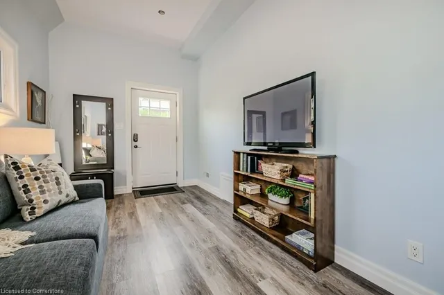 Additional image 21 of 2 Chedoke Ave