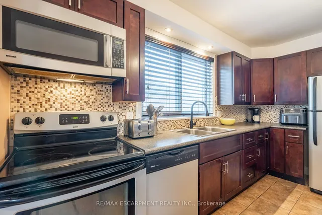 Additional image 5 of 702 SEVENTH Ave