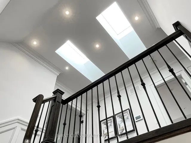 Additional image 23 of 504 Broadway Ave