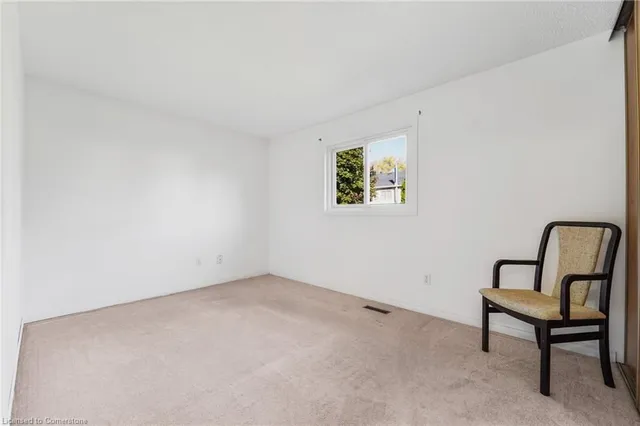 Additional image 20 of 8 Muscot Dr